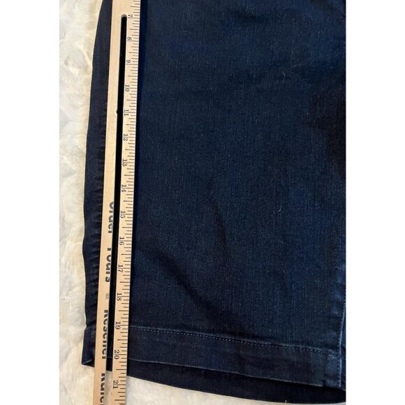 Torrid Denim Shorts Womens 14 Dark Blue Wash Bermuda Jegging High Rise 3 Button - Picture 5 of 8